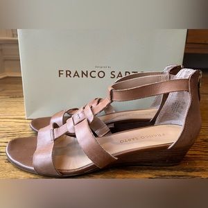 Franco Sarto Utility low Wedge Sandal Strappy Camel Size 9